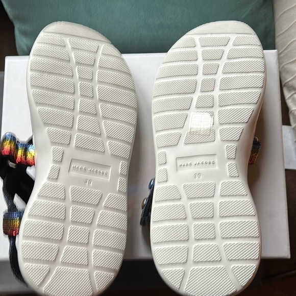 Vince Camuto Rainbow Sequin Criss Cross Flat Sandal 9 NWT - Picture 7 of 9